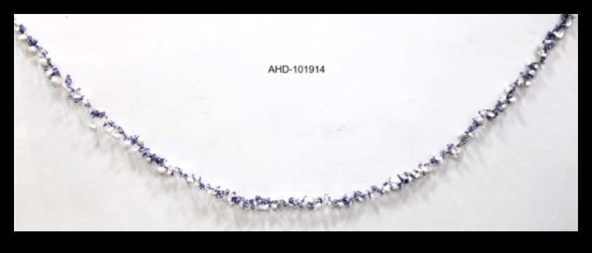 Harmonija sudraba krāsā: atrodiet savu melodiju mūsu čokeru sudraba simfonijā