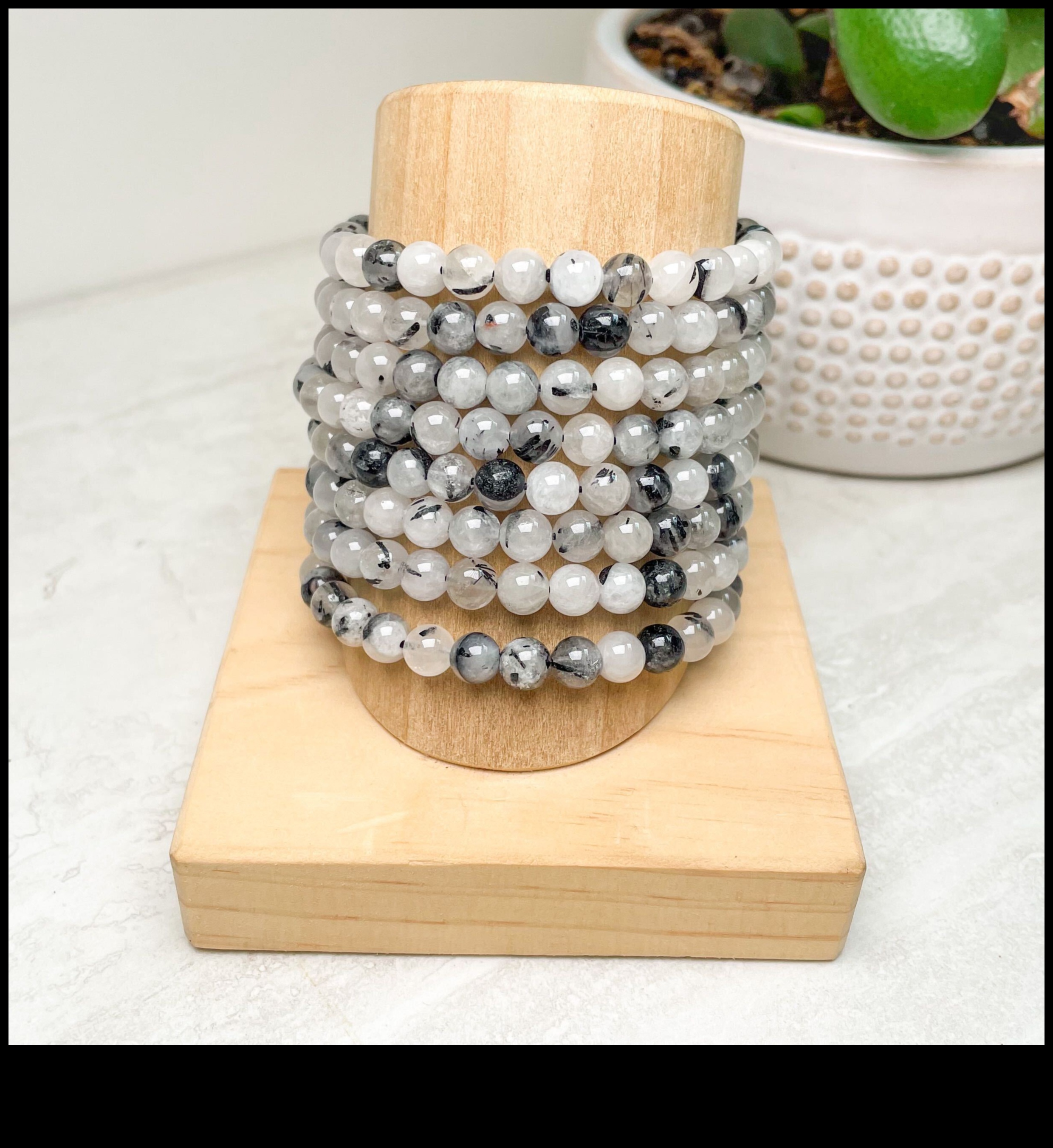 Kristālu kaskāde: izrotājieties mūsu kristāla aproču kaskādē