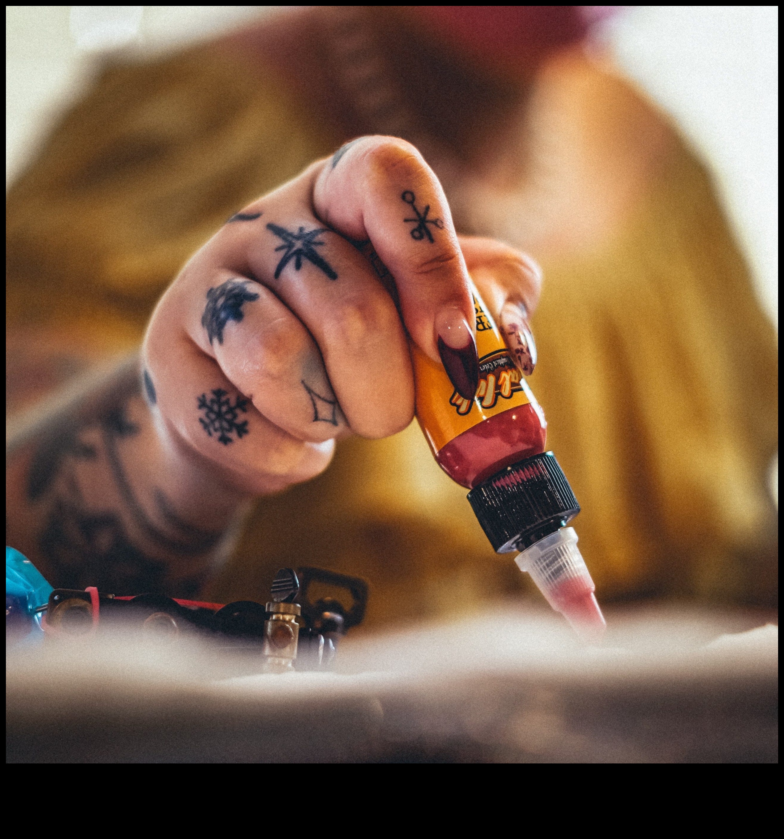 Tintes hronikas: stāsti, kas veidoti ar roku tetovējumiem