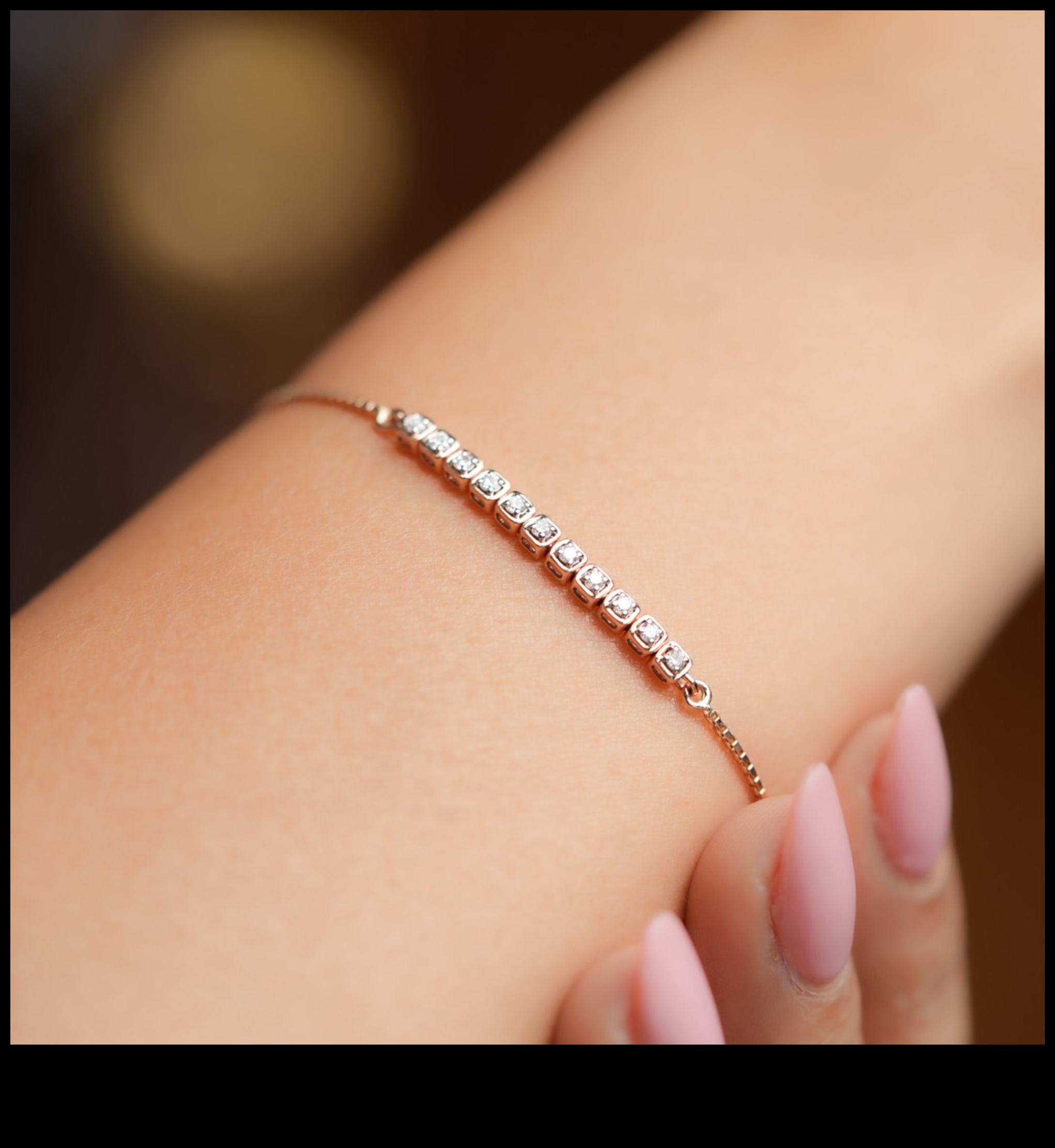 Mūžīgā elegance: mūžīgs skaistums katrā mūsu aproču kolekcijas daļā