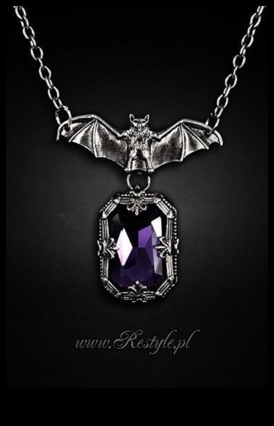 Bezdibena čuksti: ienirstiet gotiskā juvelierizstrādājumu noslēpumā