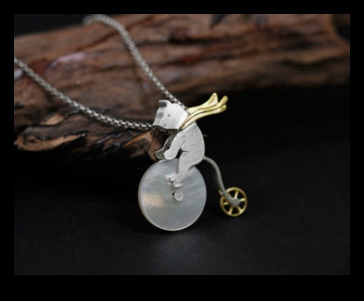 Savdabīgie virpuļi: izgreznojiet sevi ar mākslinieciskām vērpu iedvesmotām rotaslietām