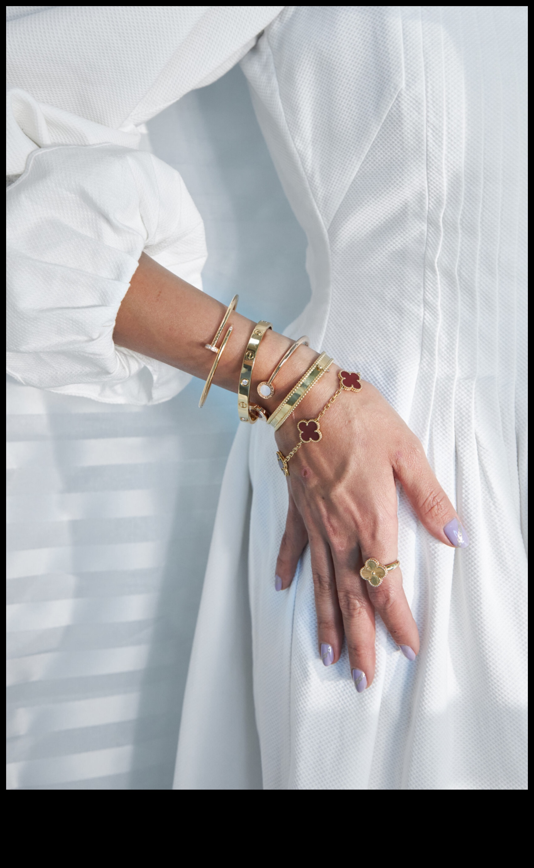 Mūžīgi dārgumi: aptveriet eleganci ar mūsu klasiskajiem gredzeniem