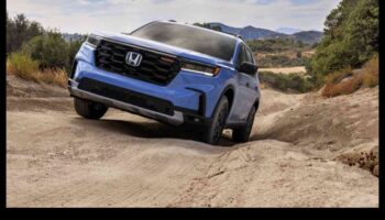 Ārpus ietves: pārvarēšana nelīdzenā apvidū ar hibrīdajiem bezceļniekiem